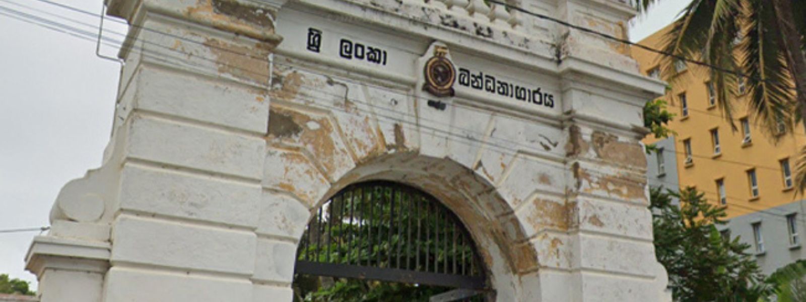 Warning Shots Fired as Officers Thwart Jailbreak